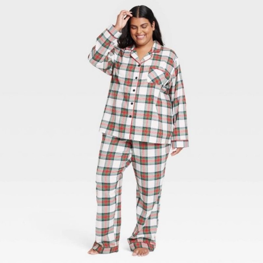 2X Plaid Holiday Pajama Set